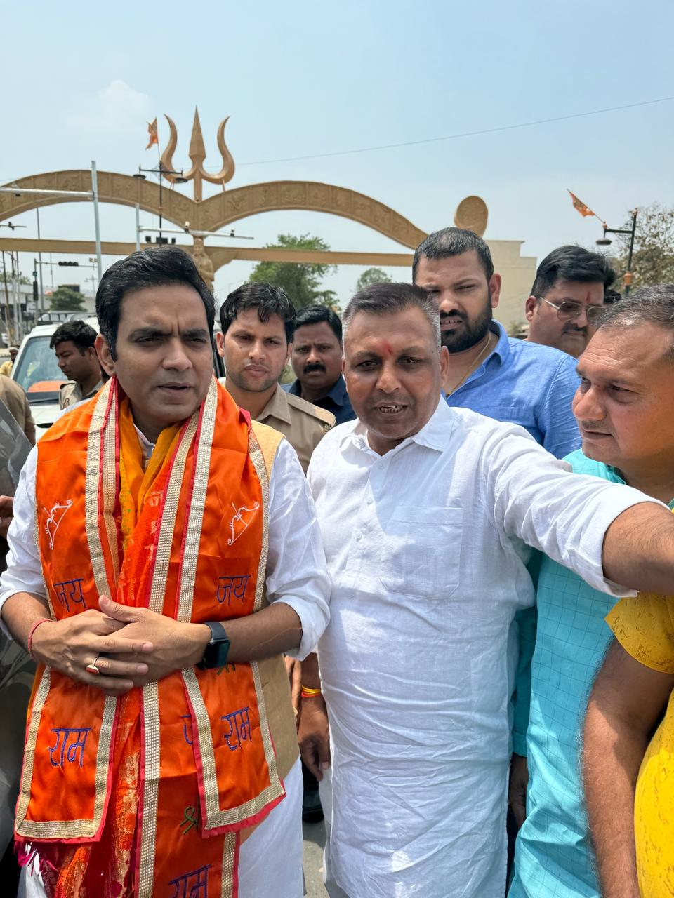 अयोध्या शहर में प्रवेश करते समय प्रदेश उपाध्यक्ष नोएडा विधायक पंकज सिंह का जोरदार स्वागत