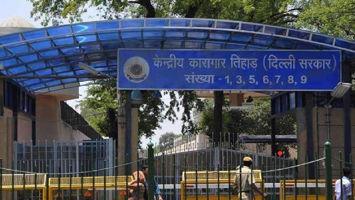 Delhi की तिहाड़ जेल के अंदर आपस में भिड़ गए कैदी,दो कैदियों की हालत गंभीर ..