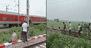 Madhya Pradesh: गर्म चाय गिरने से मची भगदड़ में दो यात्रियों की मौत