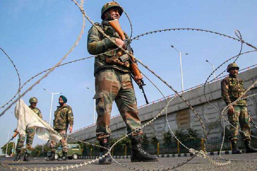 BSf: भारत-बांग्लादेश सीमा पर बीएसएफ का हाई अलर्ट
