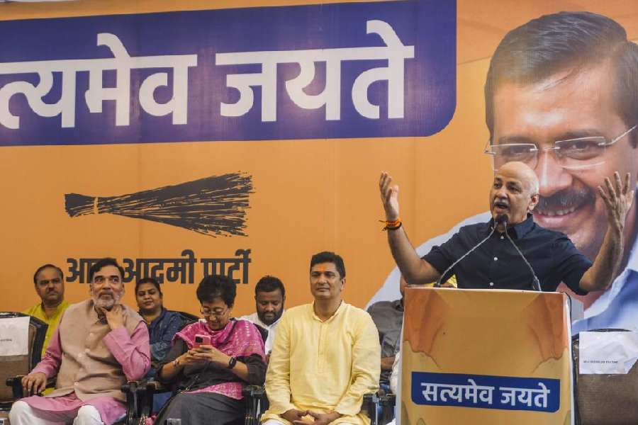 sisodiya: का भाजपा के खिलाफ चुनावी संकल्प: "खून-पसीना बहाने आया हूं"