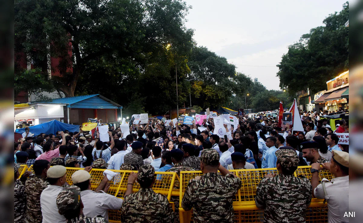 पश्चिम बंगाल में डॉक्टरों के तबादले का आदेश रद्द: विरोध और आक्रोश के बीच सरकार का बड़ा फैसला