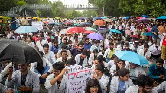 Doctors strike in Delhi: मरीज बिना इलाज के लौटे, स्वास्थ्य सेवाओं पर असर