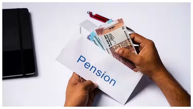 यहां जानें UPS के बारे में पूरी जानकारी, NPS-OPS से कितनी अलग है ये स्कीम?