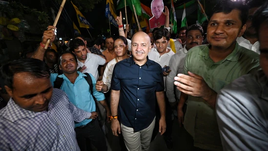 मनीष सिसोदिया की ‘पदयात्रा’: दिल्ली चुनावों के लिए AAP की तैयारी