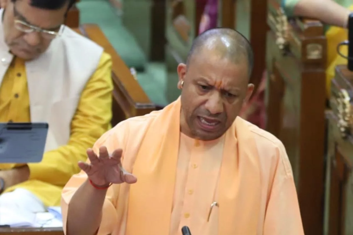 Yogi: का 'एक जिला-एक विश्वविद्यालय' मिशन: निजी निवेश से बढ़ेगी उच्च शिक्षा