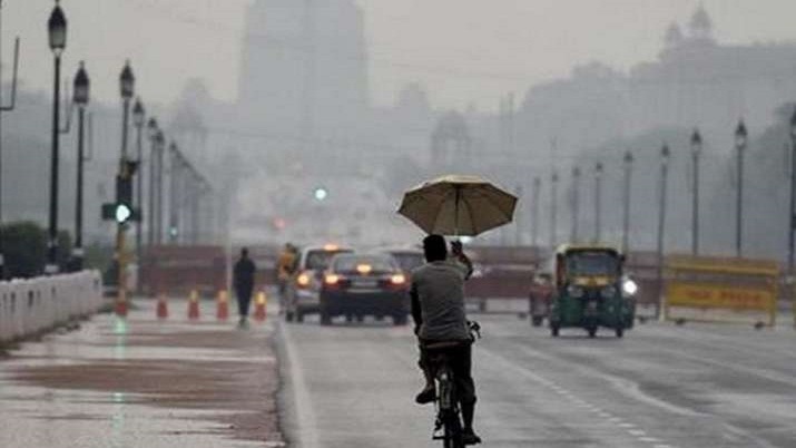 दिल्ली-एनसीआर में रविवार को मूसलधार बारिश: कई इलाकों में जलभराव, यातायात बाधित