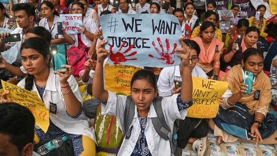 कोलकाता डॉक्टर हत्या मामला: सवा दो घंटे की CCTV फुटेज पर उठे सवाल, सुप्रीम कोर्ट ने बंगाल सरकार से किए सवाल