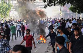Bangladesh: में हिंसा पर यूएन की निंदा: प्रदर्शनकारियों पर हमला बंद करें