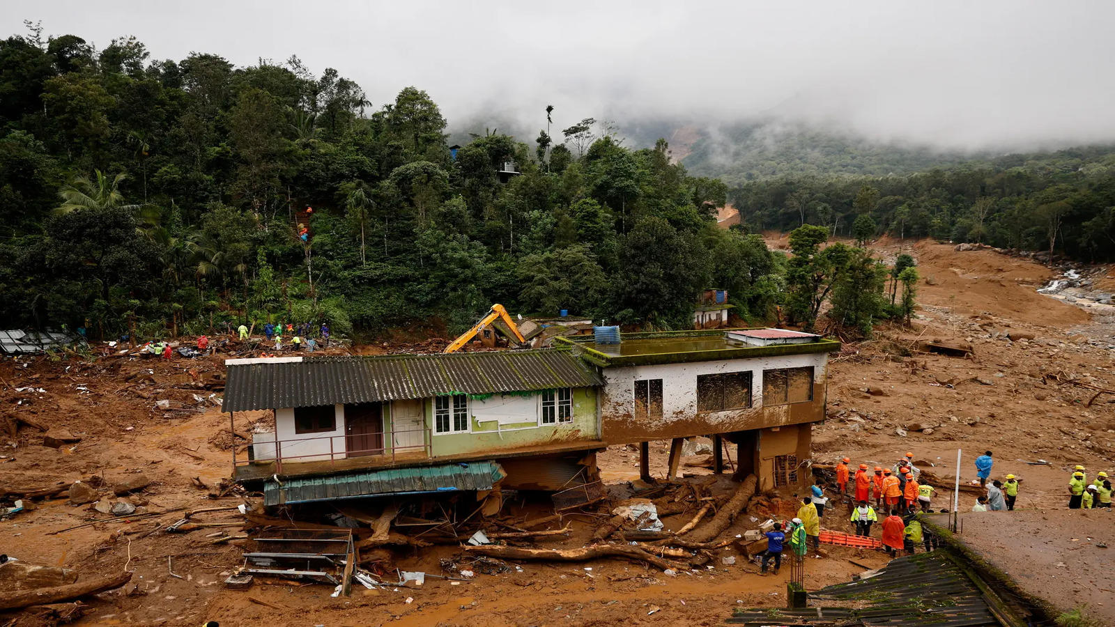 Wayanad Tragedy: अवैध खनन और निर्माण ने बढ़ाई आपदा