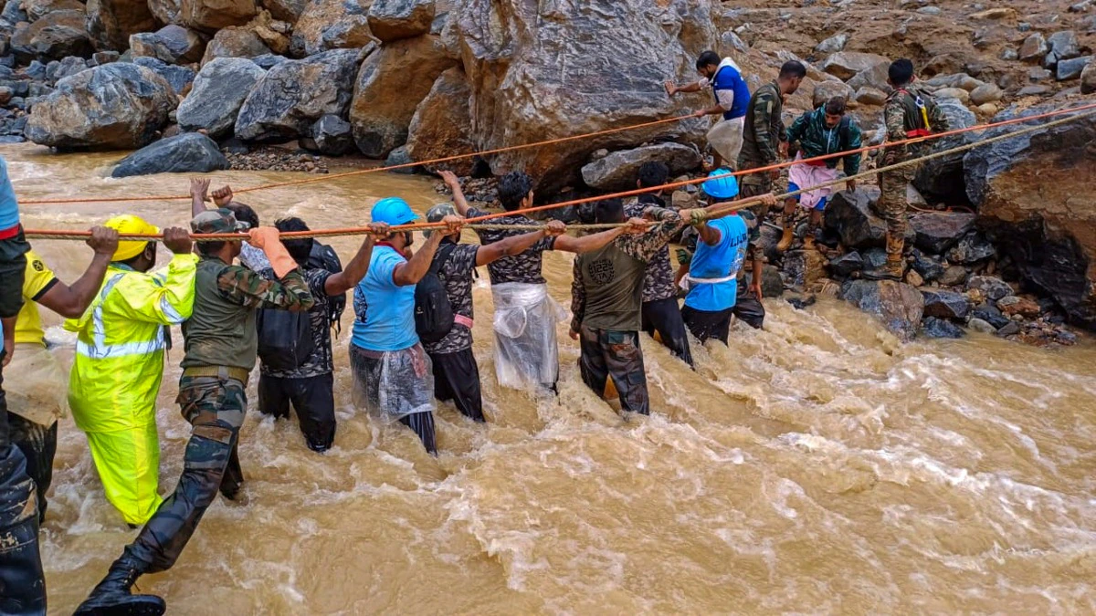 Wayanad disaster: शशि थरूर के वीडियो पर राजनीतिक विवाद,बीजेपी ने कसा तंज