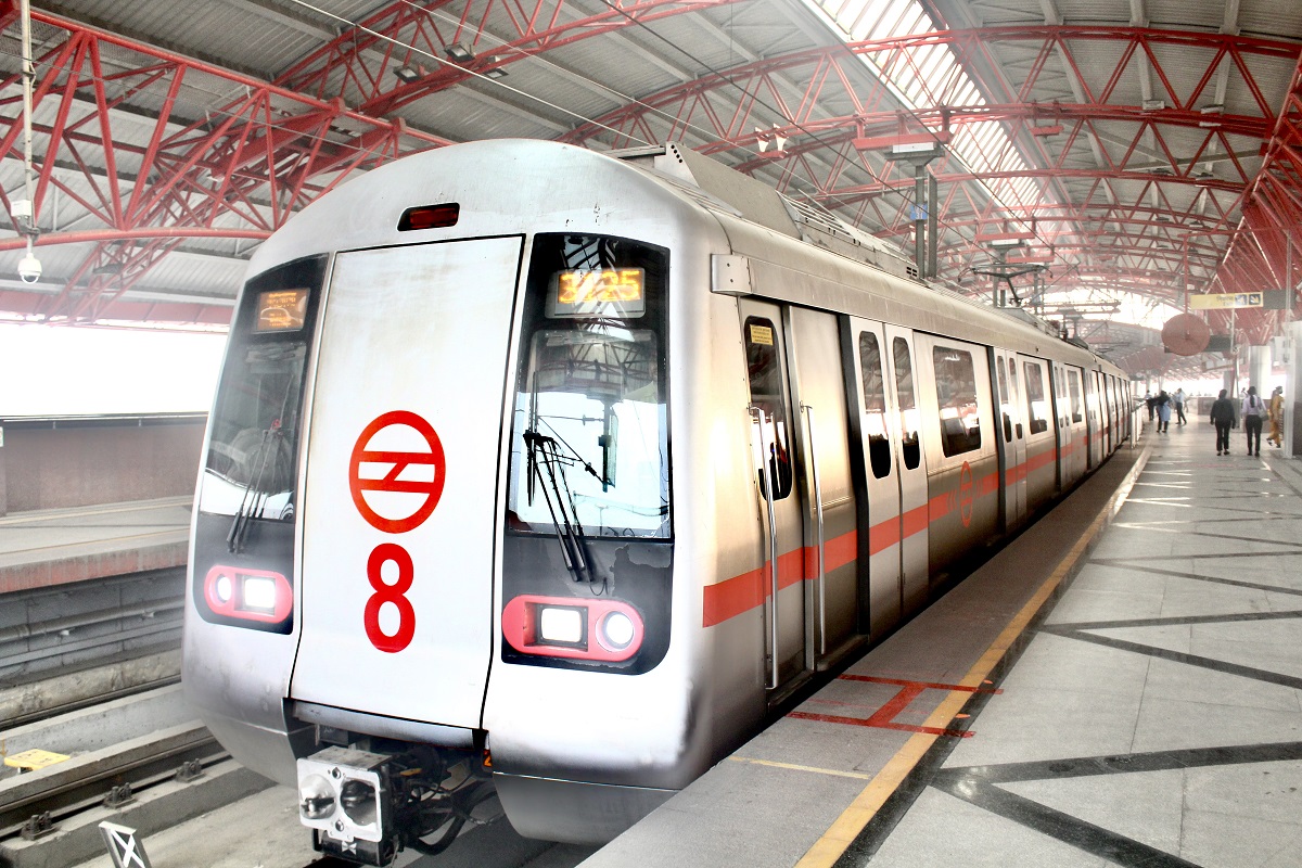 Delhi Metro: में आत्महत्याओं की घटनाएं: दो लोगों की मौत