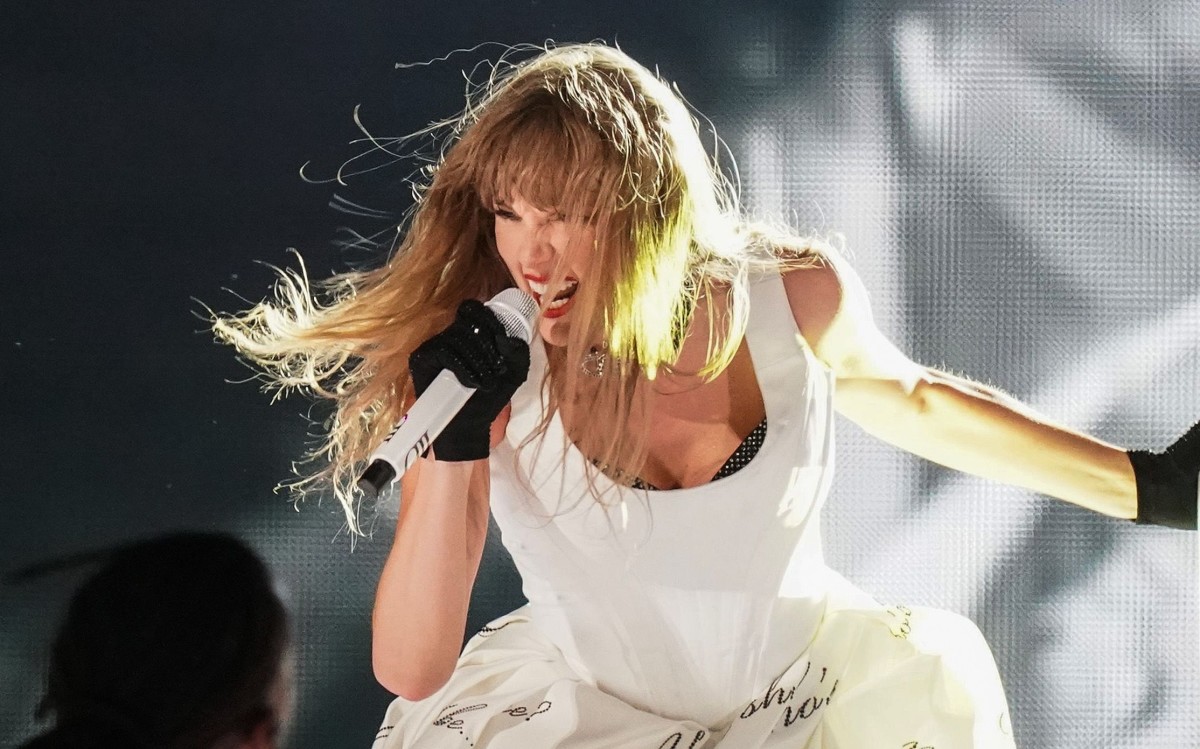 Taylor Swift: की 'चीख' से दर्शक हुए हैरान, TikTok पर मची बहस"