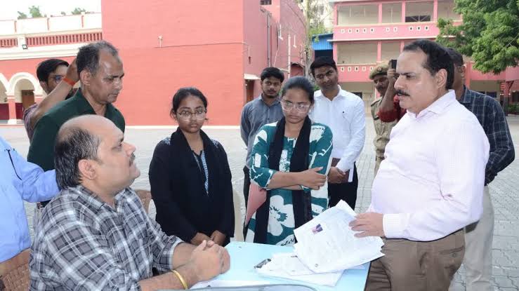 UP MLC Election 2026: दोपहर 2 बजे तक 40.87% मतदान, बरेली-मुरादाबाद सबसे आगे
