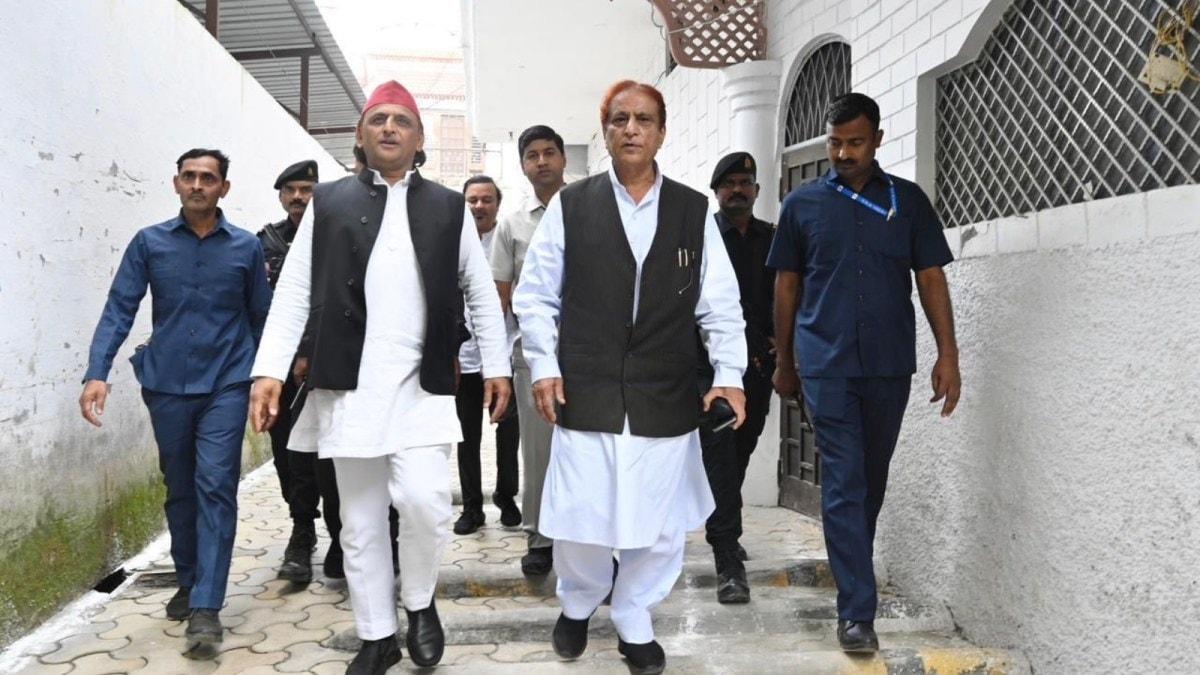 UP Politics: जेल में बंद आजम खां के हाथ में सपा की चुनावी कमान? अखिलेश की मुलाकात से बढ़ी सियासी हलचल