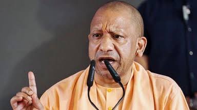 UP News: योगी की अफसरों को दो टूक, जनता को ‘ऑफिस-ऑफिस’ न घुमाएं, काम में लापरवाही बर्दाश्त नहीं