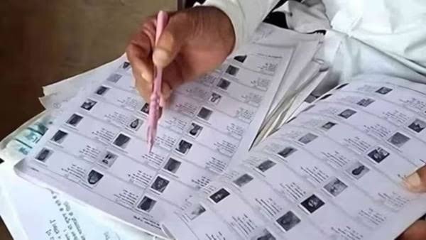 UP voter list: यूपी में वोटर लिस्ट अपडेट करने की बड़ी तैयारी, 12 नवंबर को आएगी ड्राफ्ट सूची; 4 जनवरी को फाइनल लिस्ट जारी