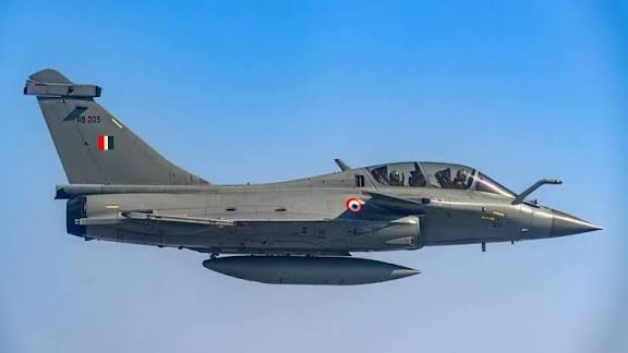 INS विक्रांत पर पहली बार उतरा राफेल मरीन, भारतीय नौसेना की बढ़ी समुद्री ताकत; 29 अक्टूबर को रचा इतिहास