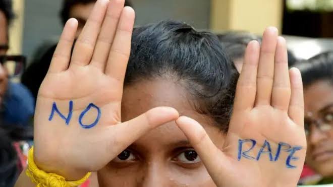 Kolkata Crime:कोलकाता में 13 साल की बच्ची के साथ क्या हुआ? वीडियो से ब्लैकमेलिंग का आरोप
